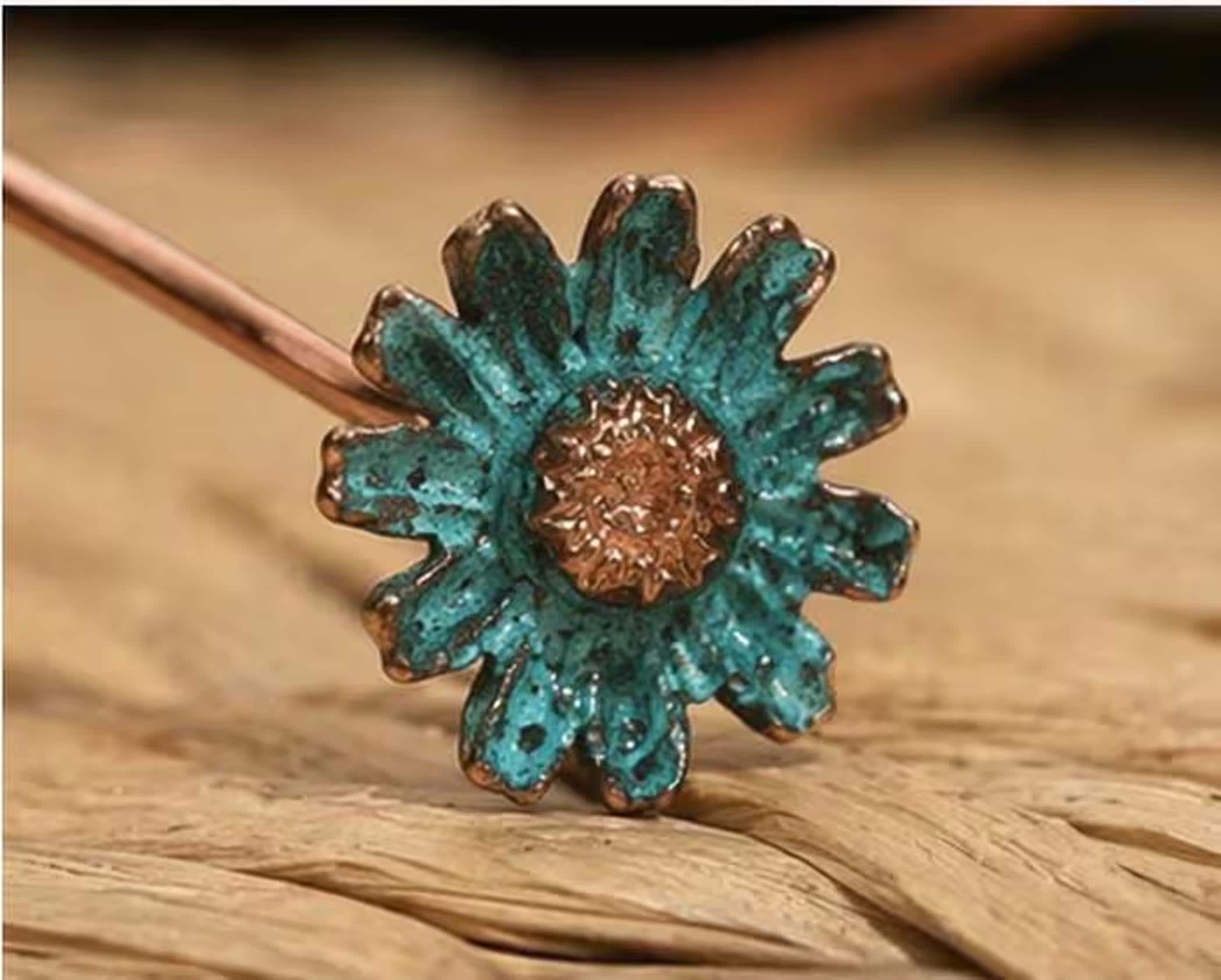 Pulsera ajustable de margarita en baño cobre | Brazalete minimalista floral hecho a mano | Joyería artesanal boho elegante -Regalo mujer