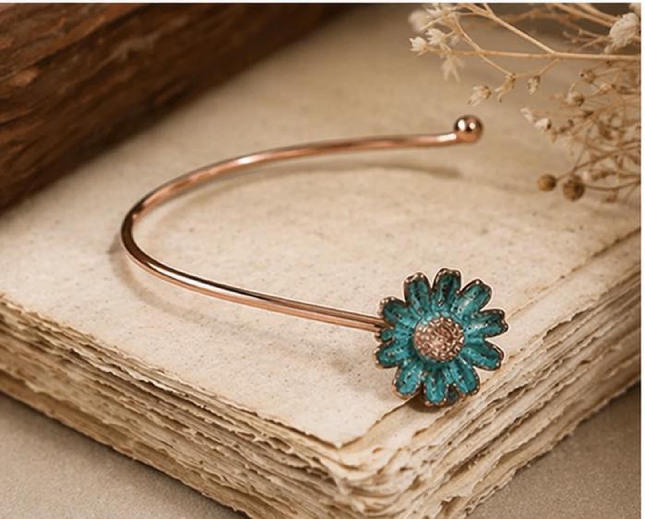 Pulsera ajustable de margarita en baño cobre | Brazalete minimalista floral hecho a mano | Joyería artesanal boho elegante -Regalo mujer