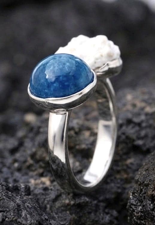 Anillo artesanal de plata,para mujer,ajustable-Joyeria hecha a mano,regalo elegante.Ceramica con forma de rodolito,y cuarzo azul.