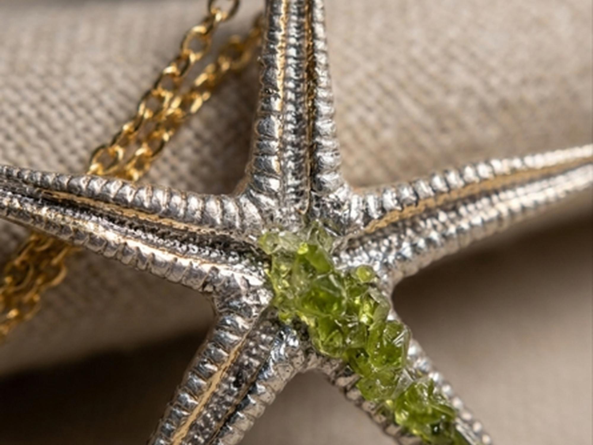 Collar estrella de mar ,de plata con peridoto(olivina)-Colgante elegante de 44mm-Joyeria inspirada en el oceano-Regalo mujer.