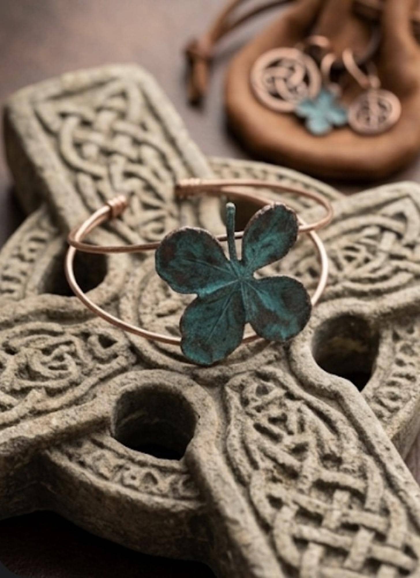 Pulsera de Trébol de Cuatro Hojas en Cobre | Pulsera Ajustable Hecha a Mano | Joyería Artesanal Boho | Amuleto de Suerte -Regalo para mujer