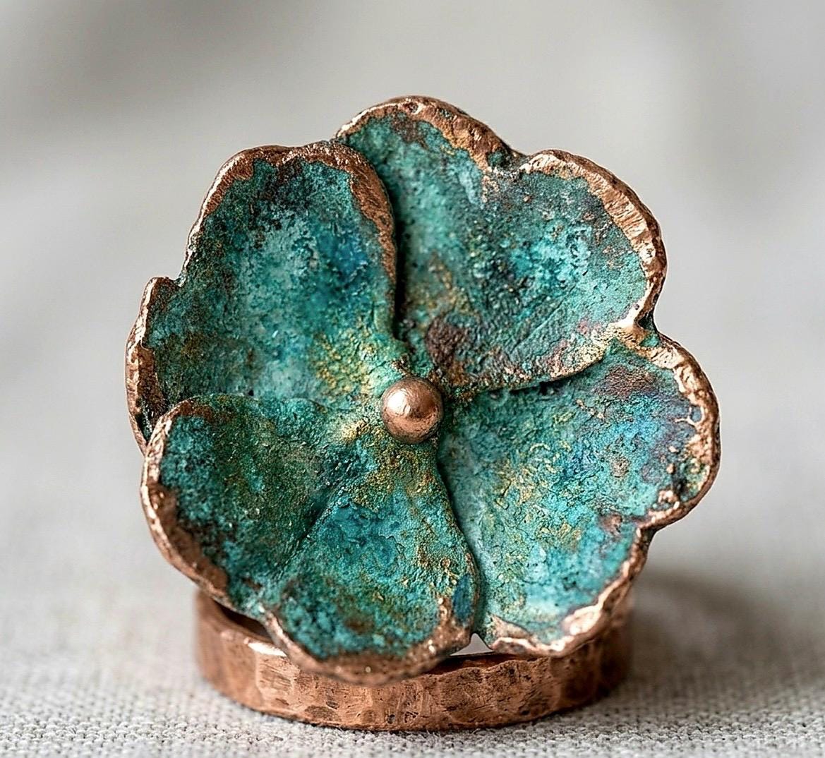Anillo de trébol natural ajustable con baño de cobre | Joyería botánica artesanal | Anillo hoja verde / Regalo para mujer