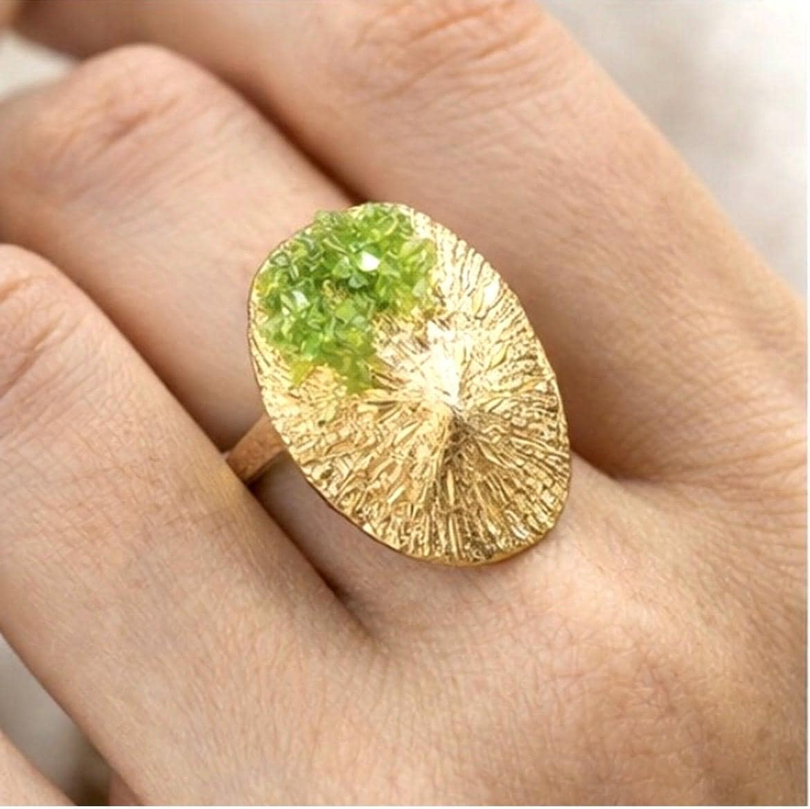 Anillo de peridoto,en plata con baño dorado,ajustable,regalo mujer,joya delicada