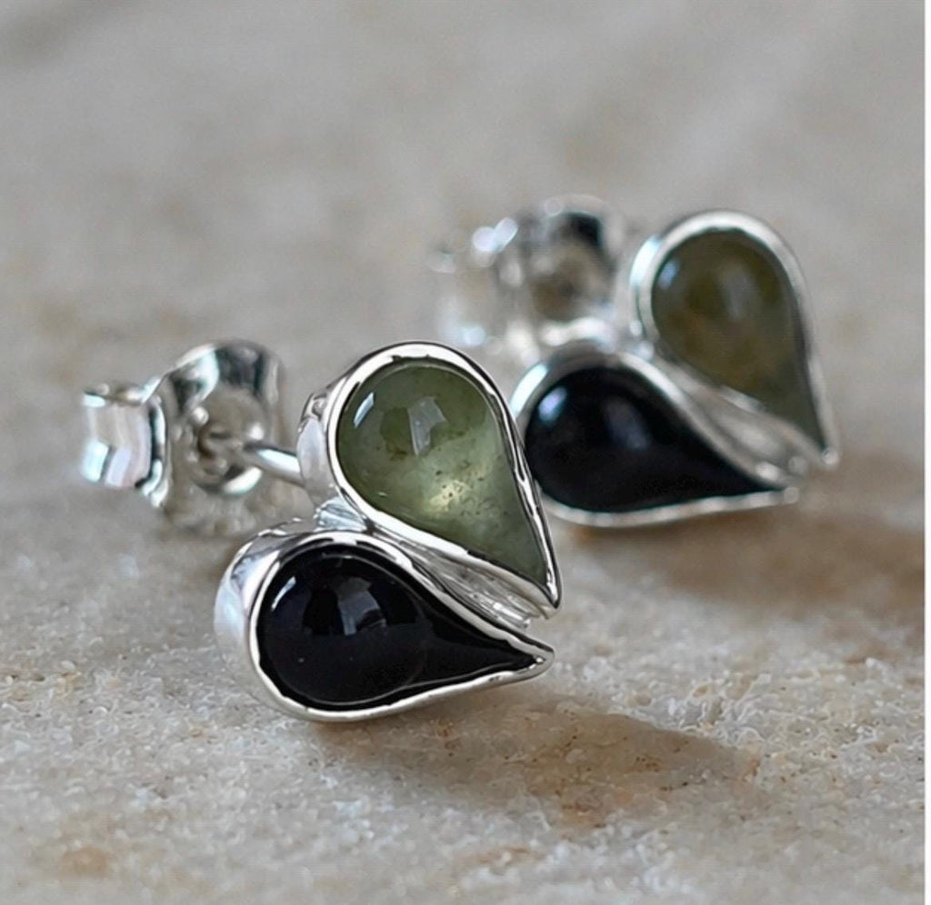 Pendientes de plata con olivina y obsidiana | Pendientes pequeños elegantes | Joyería artesanal minimalista | Regalo mujer
