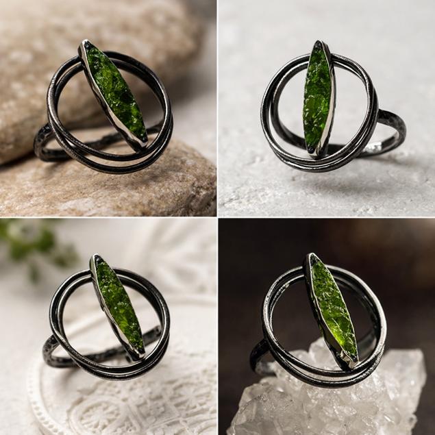 Anillo ajustablede plata y cobre ,con peridoto(iolivina)-Diseño elegante y artesanal-Joyeria minimalista -Regalo para mujer.