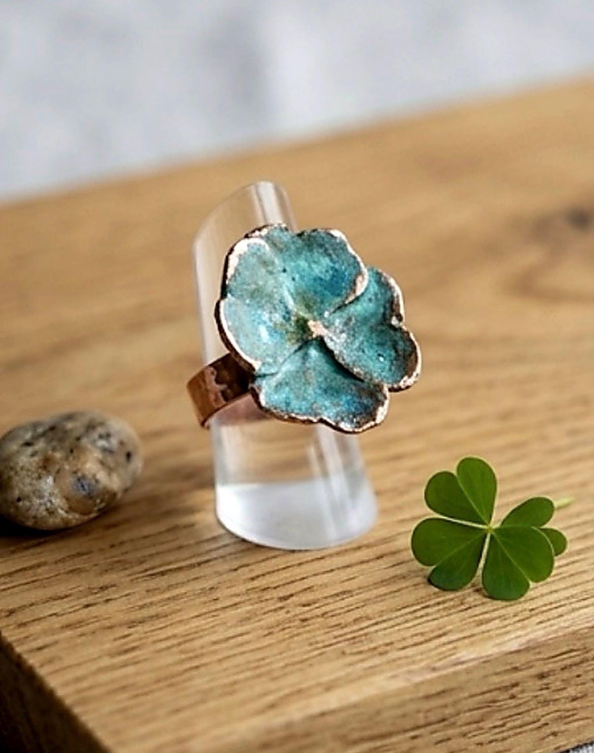 Anillo de trébol natural ajustable con baño de cobre | Joyería botánica artesanal | Anillo hoja verde / Regalo para mujer