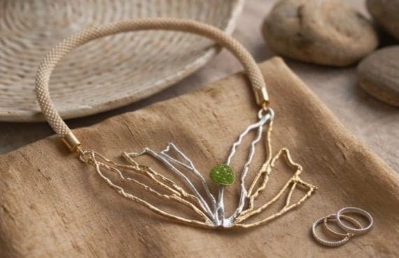 Collar de plata con peridoto y baño dorado degradé | Collar elegante orgánico | Joyería artesanal sofisticada
