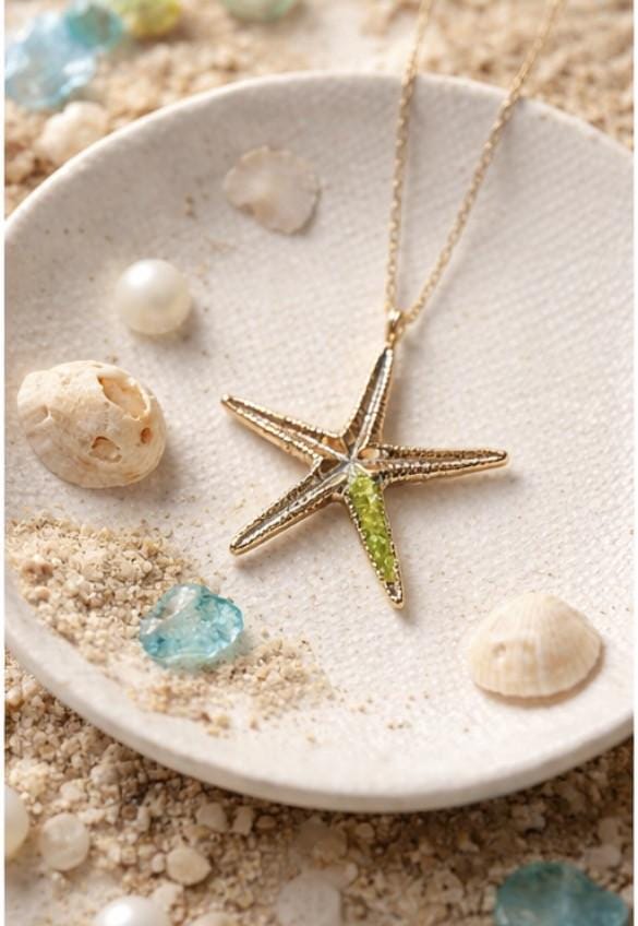 Colgante estrella,de plata con detalles dorados,y peridoto(olivina),tamaño del colgante 30mm-Joyeria inspirada en el oceano-Regalo mujer.