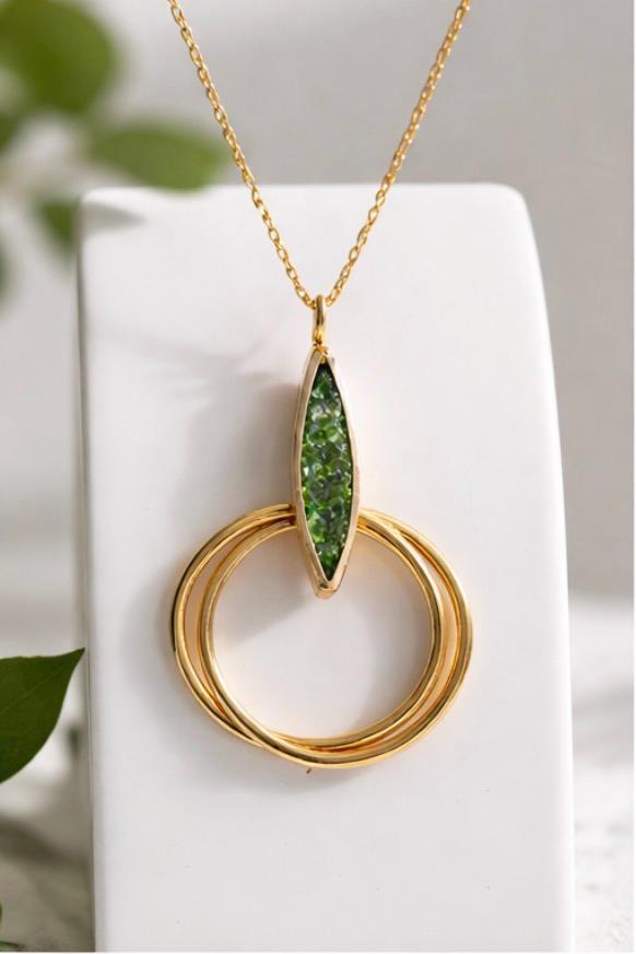 Collar de  plata con baño dorado y peridoto(olivina)Joya elegante con piedra natural-Collar minimalista con aros-Regalo sofisticado mujer.