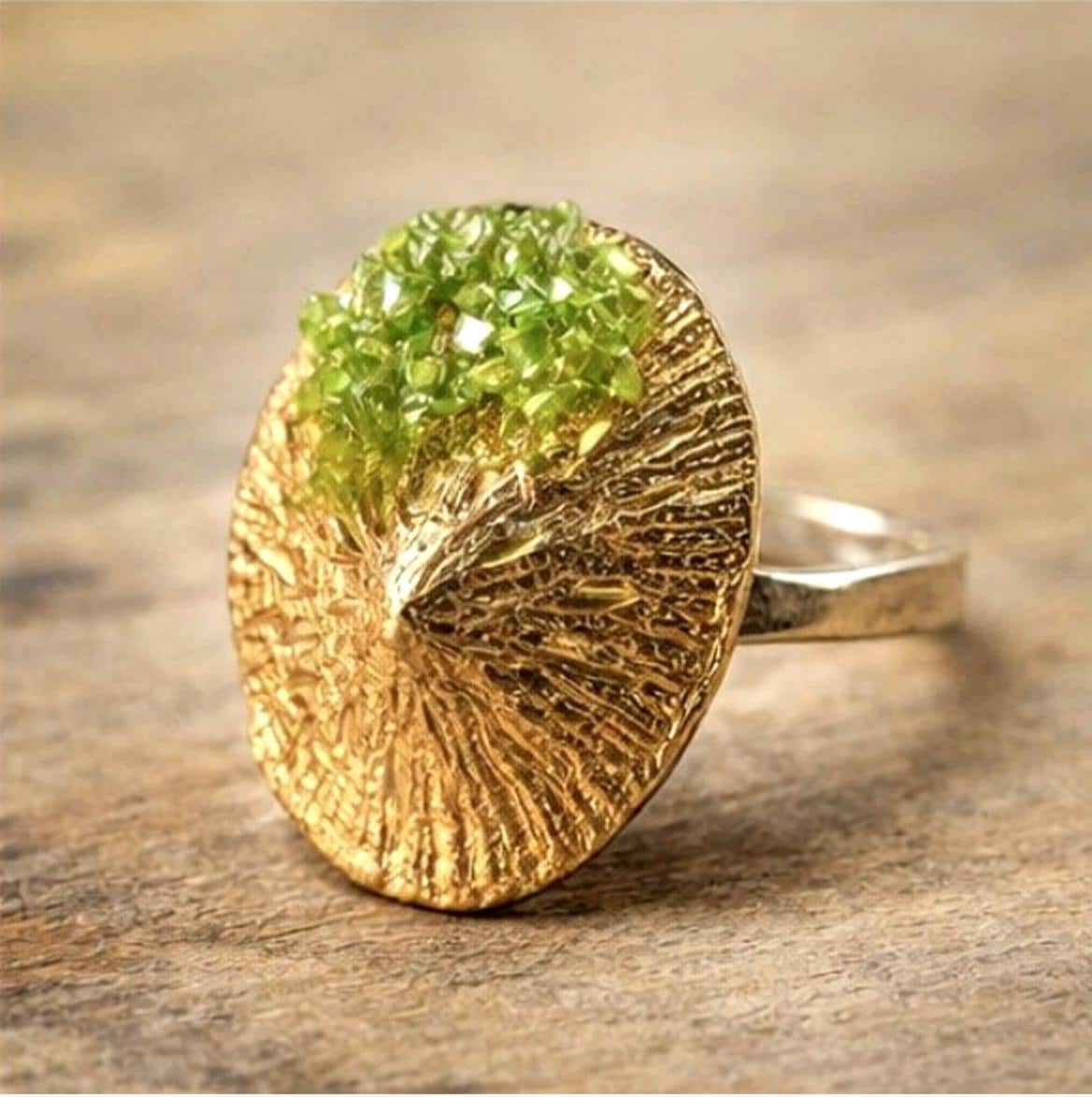 Anillo de peridoto,en plata con baño dorado,ajustable,regalo mujer,joya delicada
