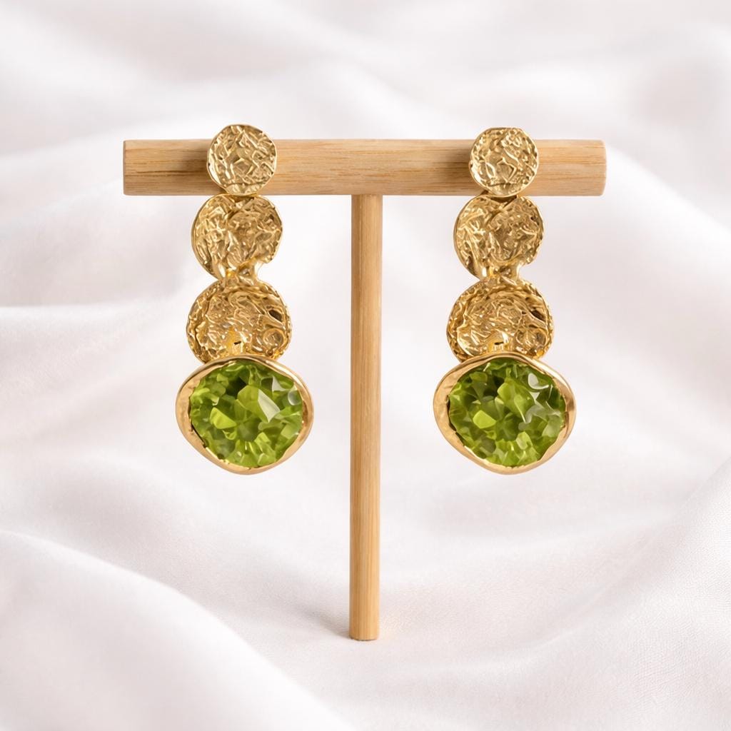 Pendiente de plata,con baño dorado,con peridoto-Pendientes colgantes artesanales verdes-joyeria elegante hecha a mano ,para mujer