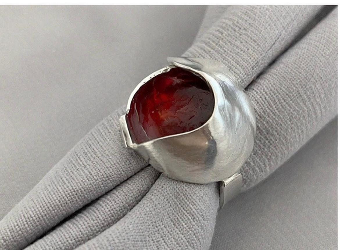 Anillo ajustable de aluminio con esmalte | Joyería artesanal moderna | Anillo contemporáneo color rojo verde lima| Diseño único hecho a mano