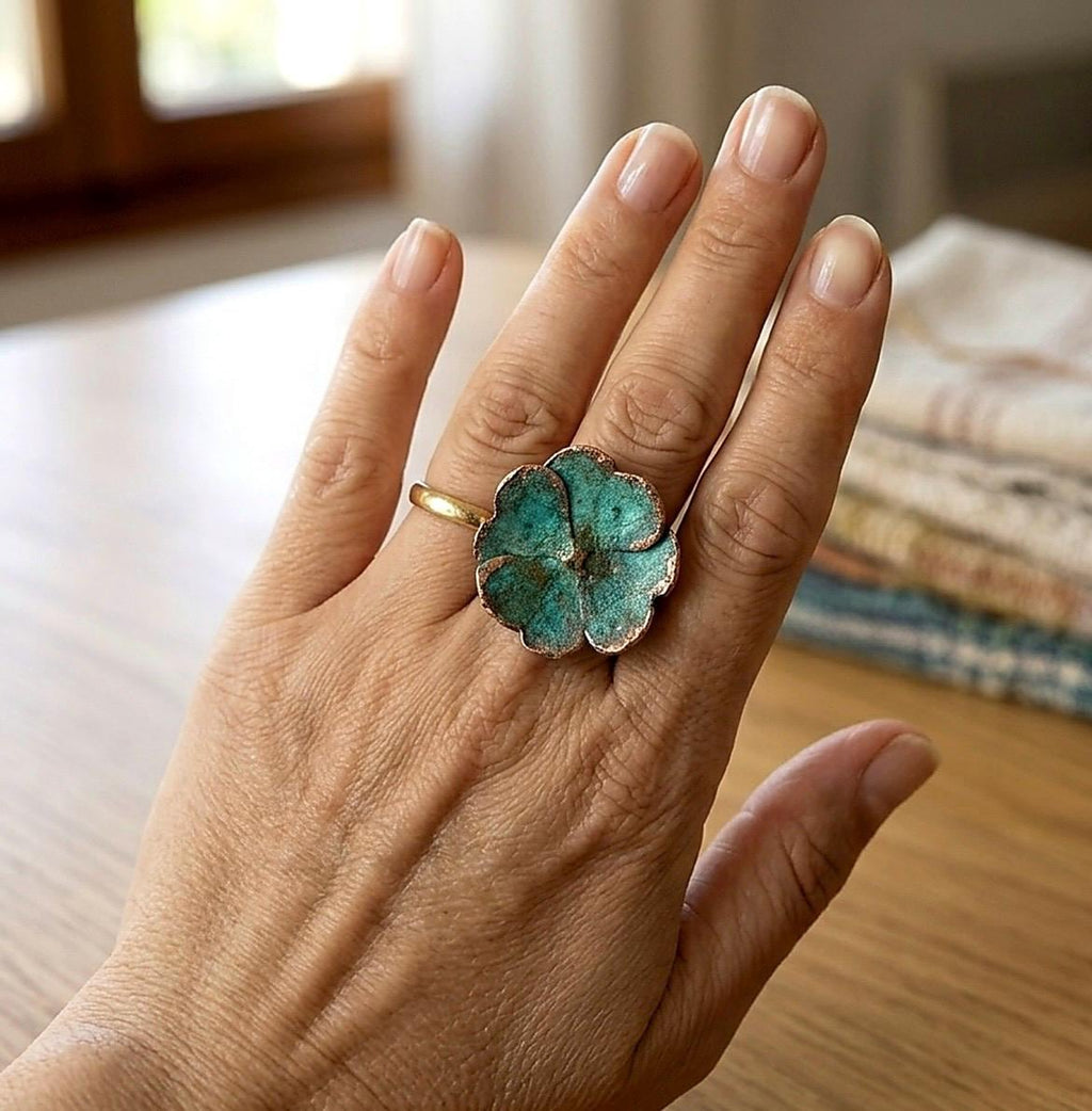 Anillo de trébol natural ajustable con baño de cobre | Joyería botánica artesanal | Anillo hoja verde / Regalo para mujer