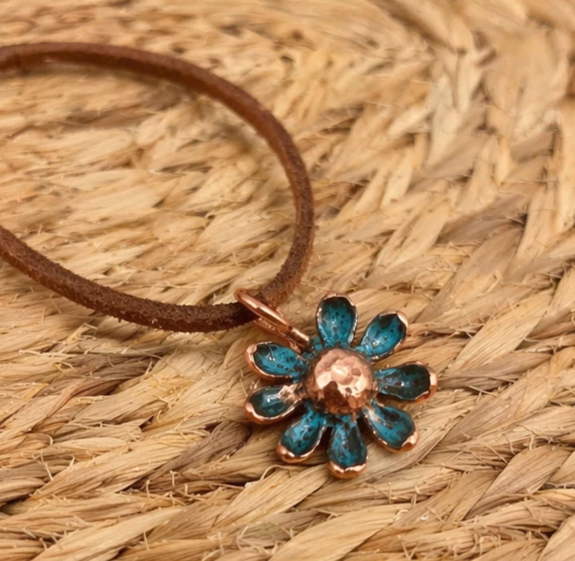 Colgante Margarita Natural con Baño de Cobre | Collar Floral Real | Joyería Botánica Artesanal | Regalo Delicado y Original -Regalo mujer
