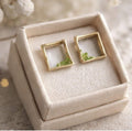 Pendiente cuadrados minimalistas con peridoto(olivina)-Joyeria artesanal moderna-regalo mujer.