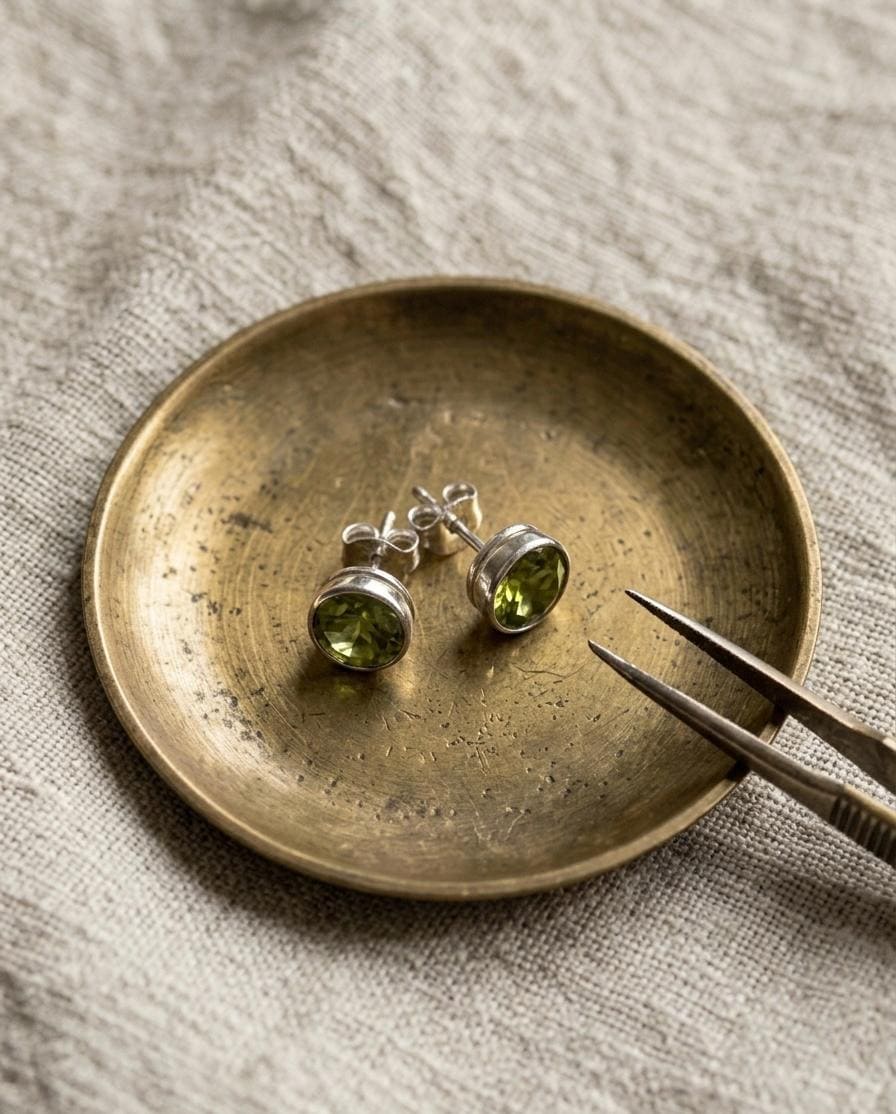 Pendientes de Peridoto(olivina) en Plata -Pendientes de Piedra Verde -Joyería artesanal -Estilo Minimalista y Elegante, Regalo para mujer