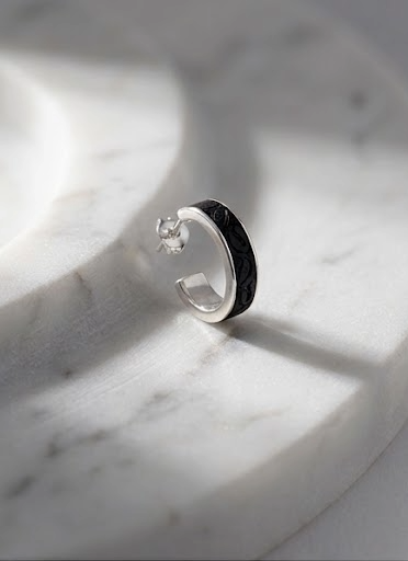 Pendientes de Aro en Plata de Ley 925 y Lava Volcánica, Aros Minimalistas de Piedra Natural, Joyería Orgánica Hecha a Mano.