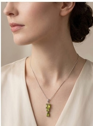 Colgante de Peridoto en Plata de Ley 925, Collar de Piedras Verdes Naturales, Estilo Moderno y Elegante.