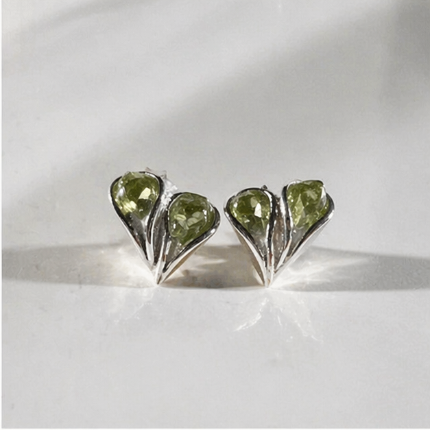 Pendientes de Peridoto en Plata 925 – Diseño Corazón Verde, Joyería Fina Artesanal