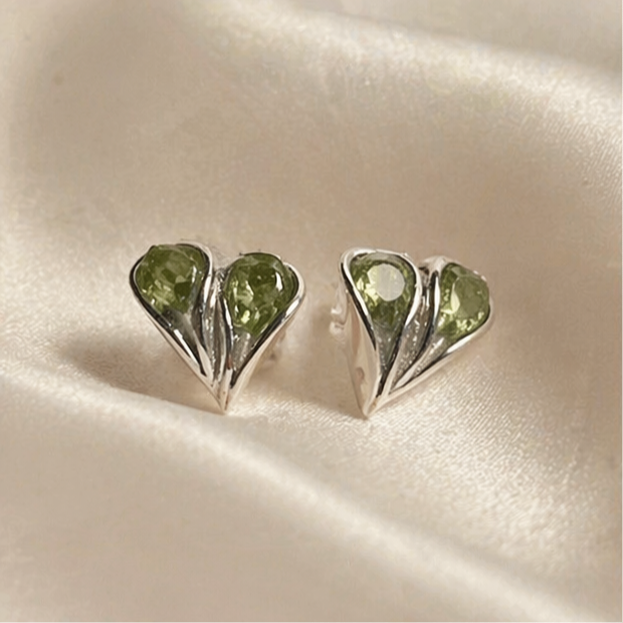 Pendientes de Peridoto en Plata 925 – Diseño Corazón Verde, Joyería Fina Artesanal