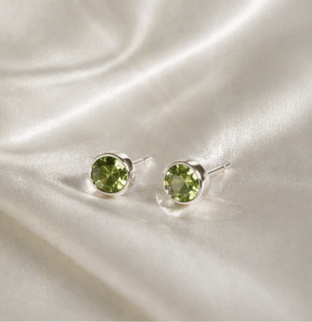 Pendientes de Peridoto Natural en Plata 925 – Pendientes Minimalistas Verdes - Tamaño 6mm